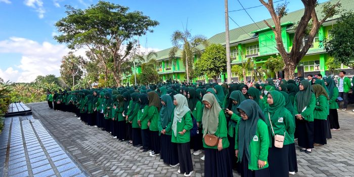 Lepas 479 Mahasiswa PPL, Prof Syahabuddin: Hormati Kearifan Lokal