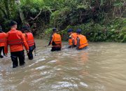 SAR Brimob Bone Lakukan Pencarian IRT Tenggelam di Sungai Pakkasalo